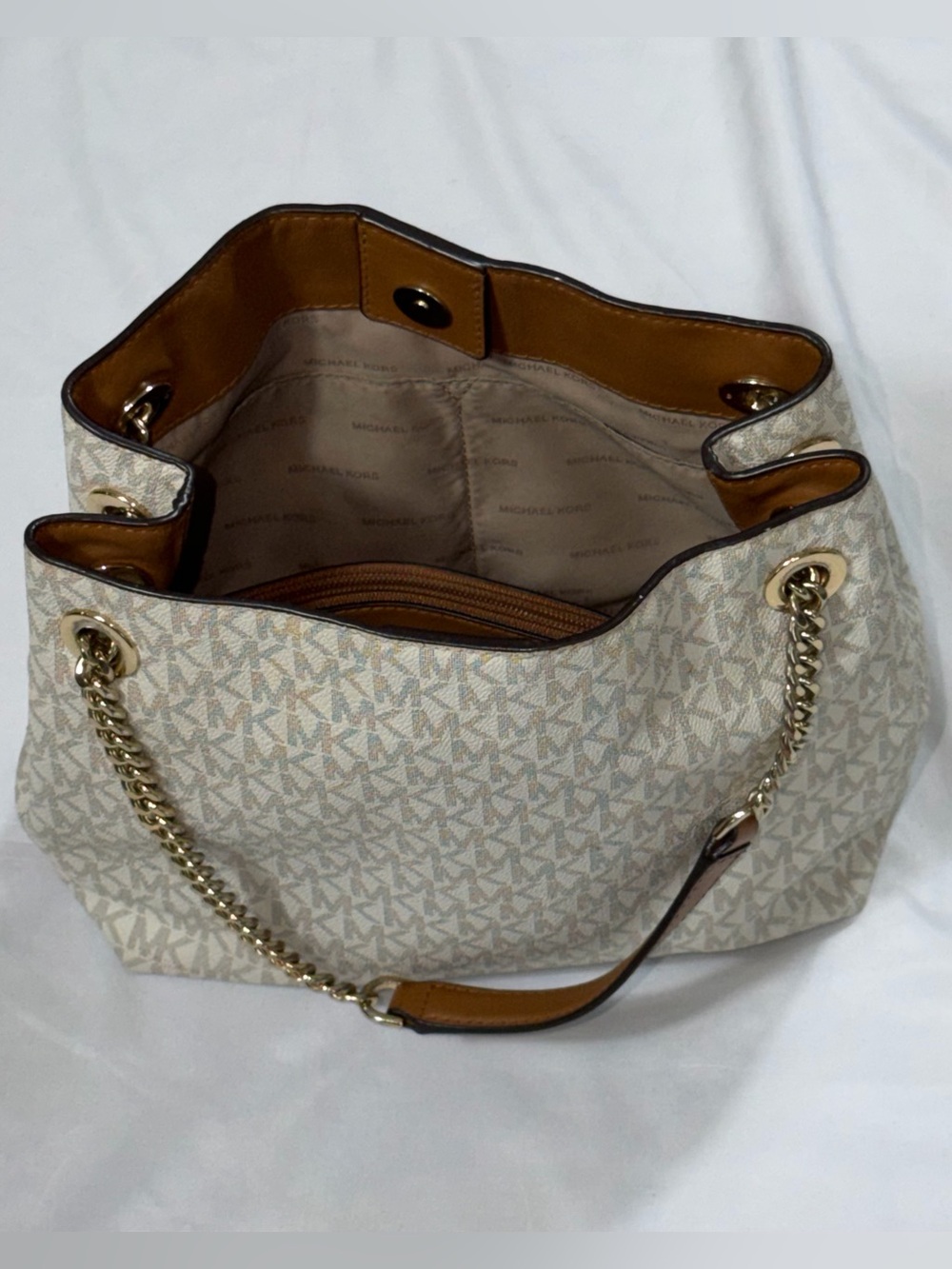 Michael Kors Susannah Medium Vanilla MK Logo Chain Shoulder Tote Bag - Picture 3 of 16
